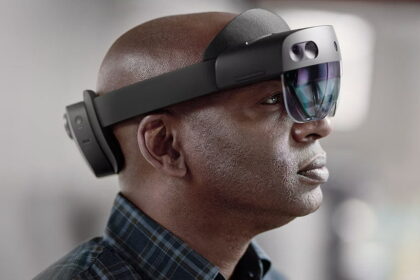 Microsoft will bet on mixed reality with help from Samsung