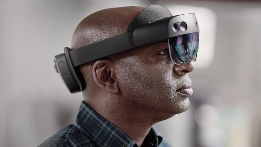 Microsoft will bet on mixed reality with help from Samsung