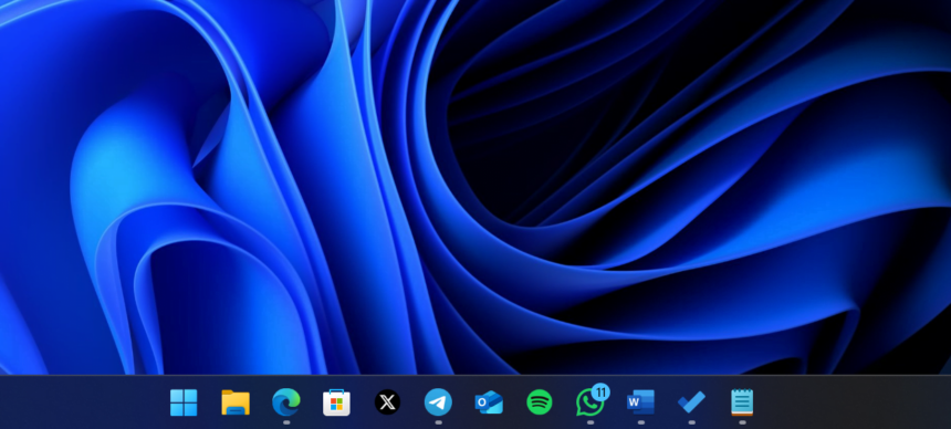 How to Hide the taskbar in Windows 11