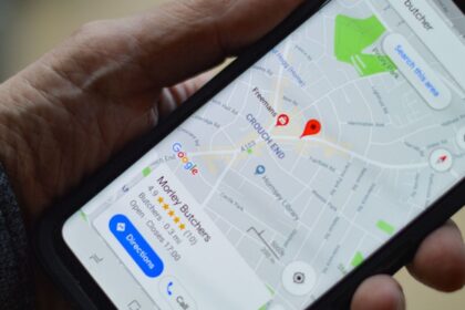 Google Maps will restrict companies that placed fake reviews on the app