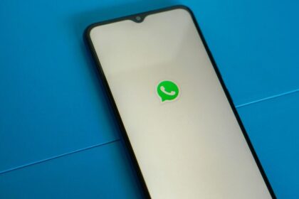 WhatsApp will let you choose how to clear notifications from the app icon