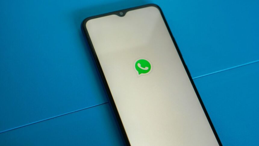 WhatsApp will let you choose how to clear notifications from the app icon