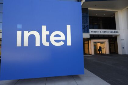 Intel unveils turnaround plan and split into two companies