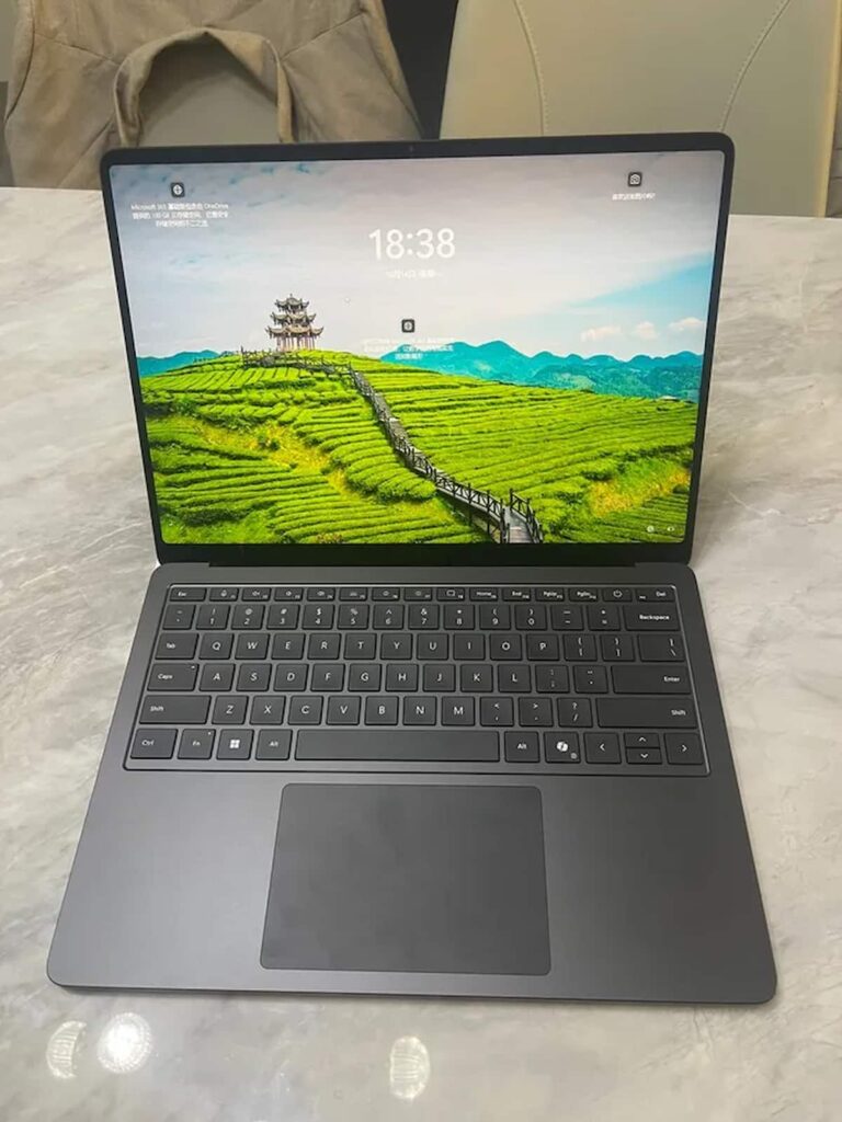 Surface-Laptop with Intel Lunar Lake