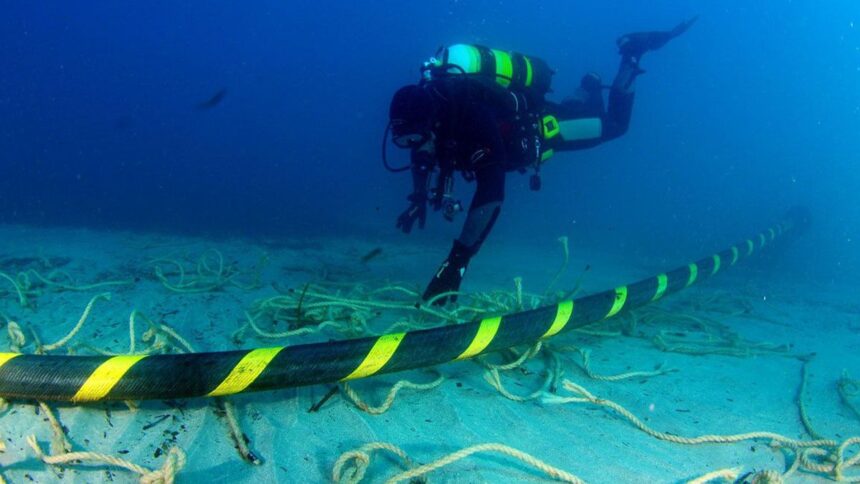 Meta prepares 40,000 km submarine cable to escape geopolitical tensions