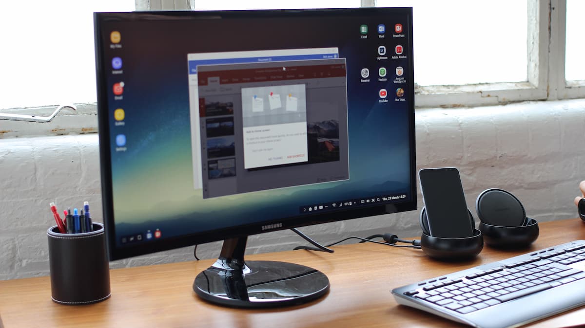 Image of a PC with Samsung DeX